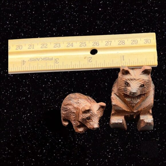 Primitive Hand Craved Mama Bear and Baby Hand Made Wooden Figure 1”T 2”T - Picture 4 of 10
